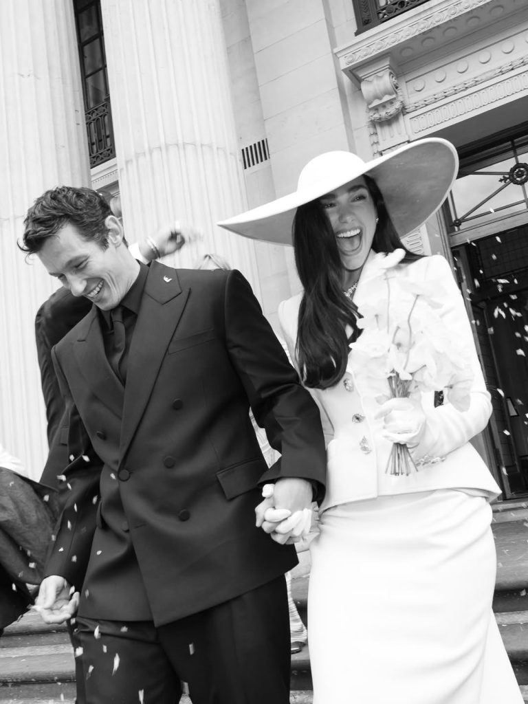 Cântăreața Dua Lipa și actorul Callum Turner s-au căsătorit