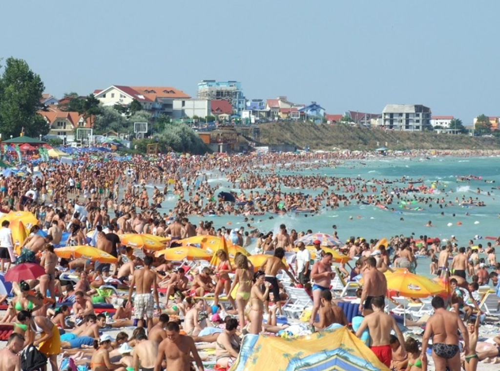 Când se umple, de fapt, litoralul românesc. Hotelierii așteaptă valul mare de turiști