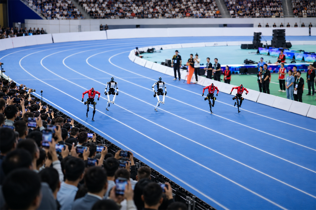 Robot umanoid, record la 100 de metri