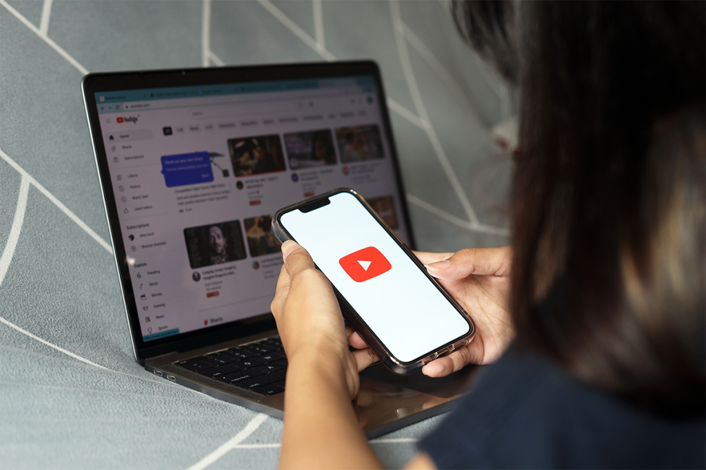 YouTube scumpește semnificativ abonamentele în România